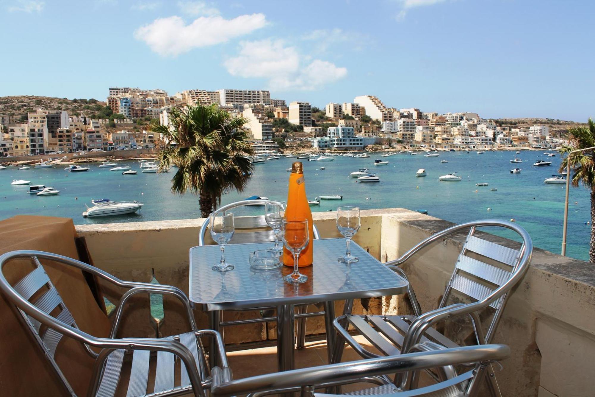 Blue Harbour 2 Bedroom Seafront With Stunning Seaviews - By Getawaysmalta *