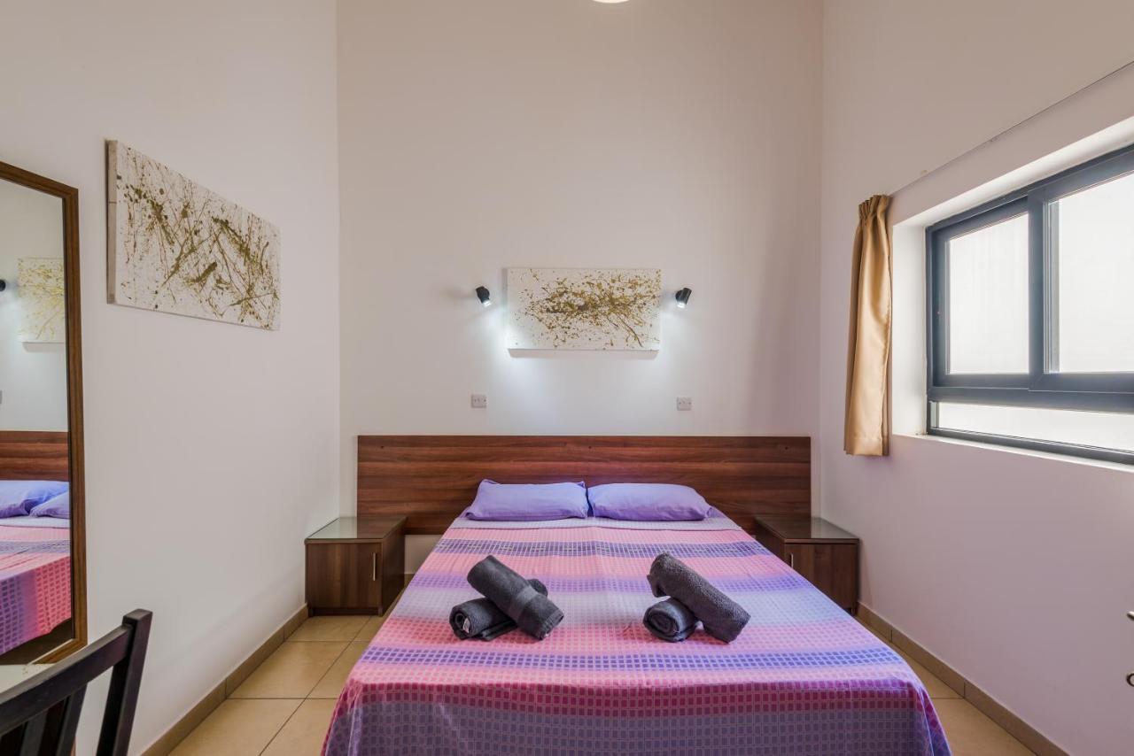 Blue Harbour 2 Bedroom Seafront With Stunning Seaviews - By Getawaysmalta *